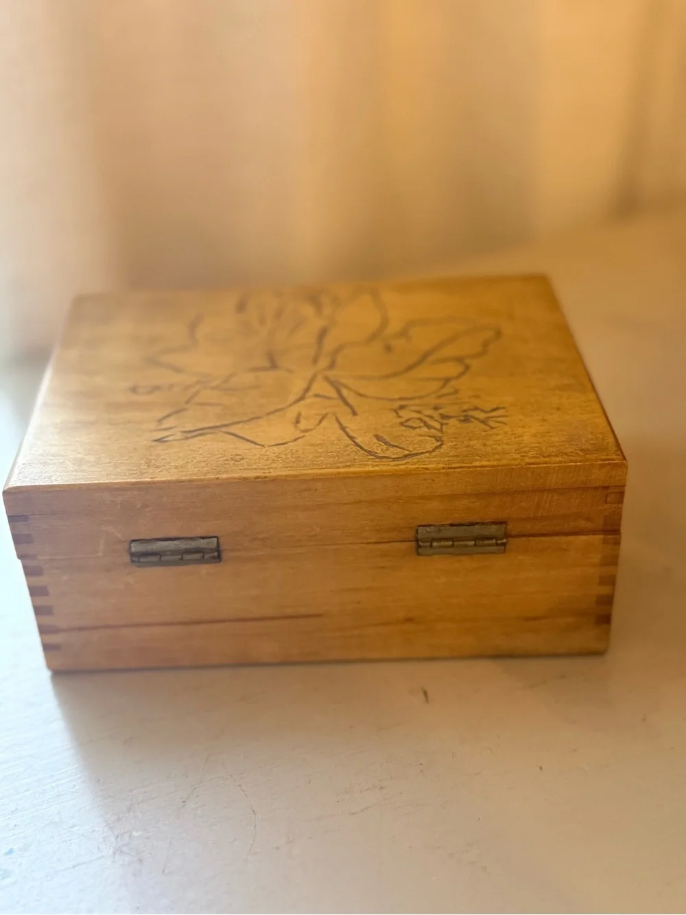 VTG Hand Carved Wood Hibiscus Trinket Box